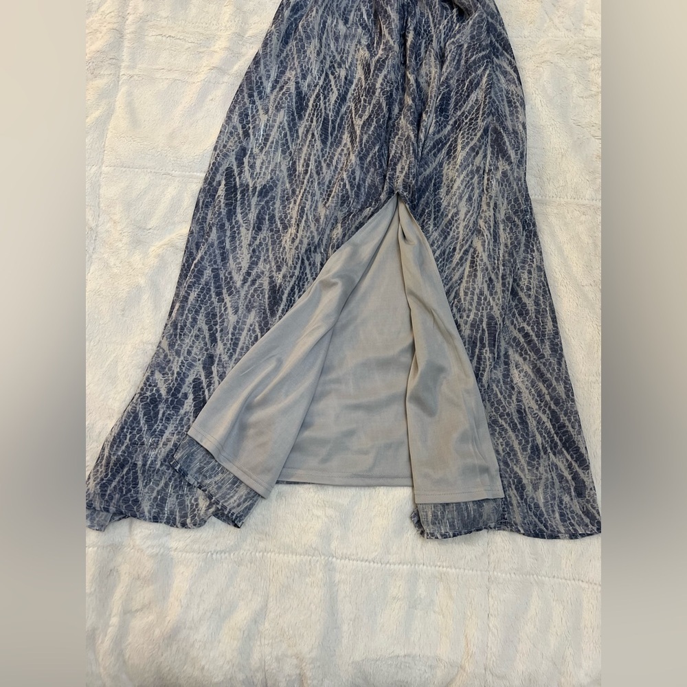 🦋 ASTR The Label Blue Print Maxi Dress – Cutout Sides - Halter Style - Picture 6 of 10